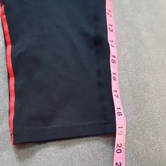 Women’s Nike OHIO STATE BUCKEYES 19” DriFit Leggings Size Large - Picture 3 of 5